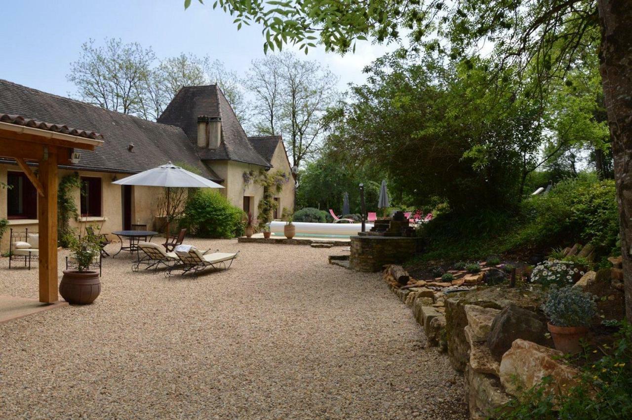 Les Deux Tours Bed and Breakfast Siorac-en-Périgord Exteriör bild